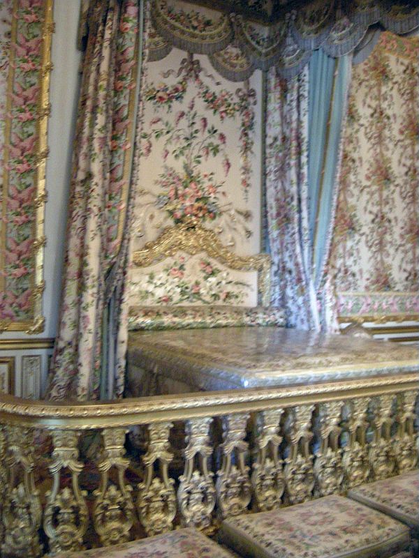 Paris Versailles 25 Queen's Bedchamber 